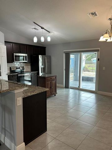 1114 SW Bellevue Avenue, Port St. Lucie, FL 34953