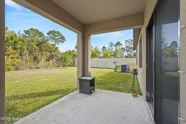543 Old Country Road SE, Palm Bay, FL 32909