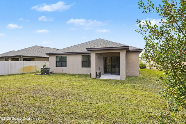 543 Old Country Road SE, Palm Bay, FL 32909