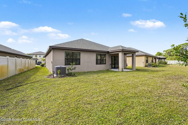 543 Old Country Road SE, Palm Bay, FL 32909