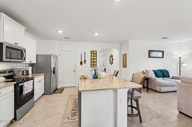 543 Old Country Road SE, Palm Bay, FL 32909