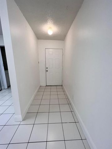 11225 W Atlantic Boulevard 101, Coral Springs, FL 33071