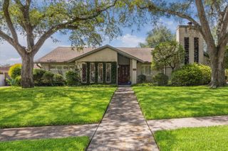 7719 Bellerive Drive, Houston, TX 77036