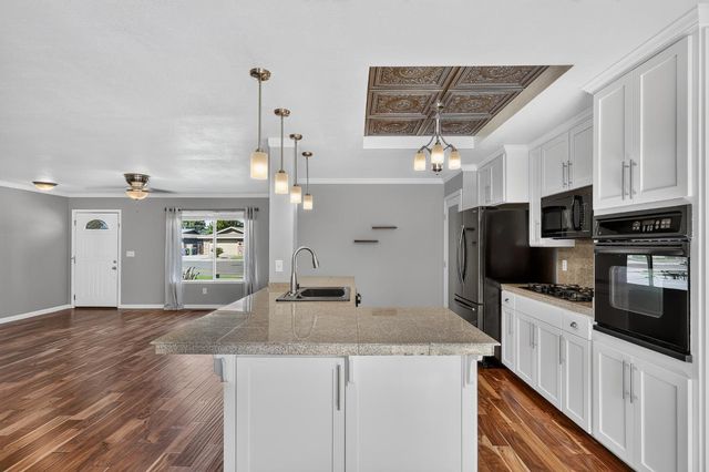 115 Elena Ct, Turlock, CA 95380