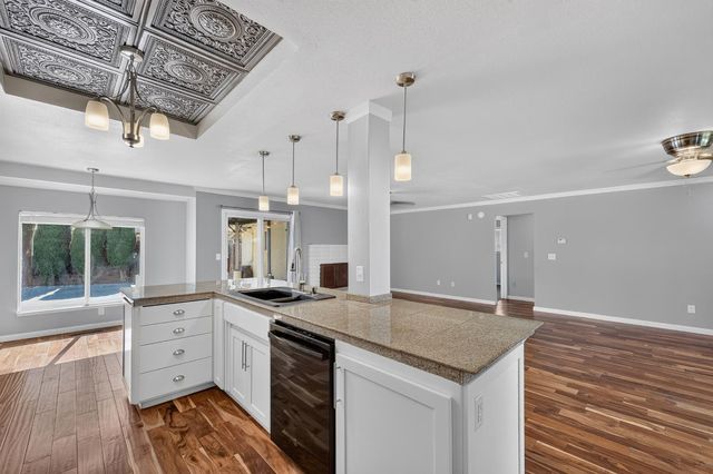 115 Elena Ct, Turlock, CA 95380
