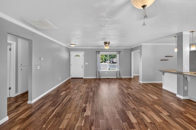 115 Elena Ct, Turlock, CA 95380