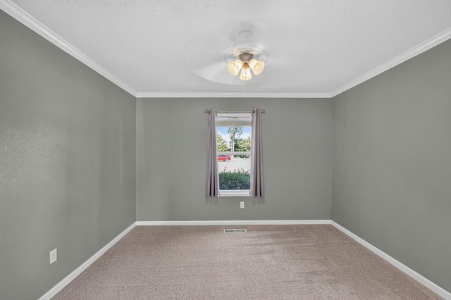 115 Elena Ct, Turlock, CA 95380