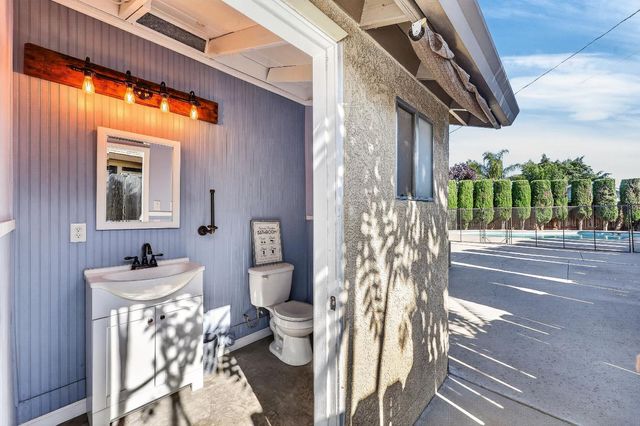115 Elena Ct, Turlock, CA 95380
