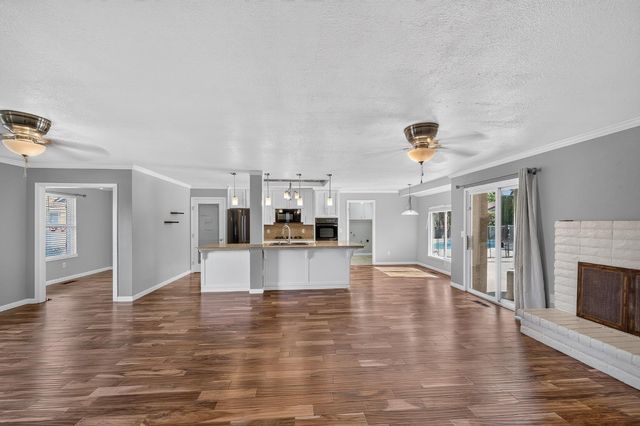 115 Elena Ct, Turlock, CA 95380
