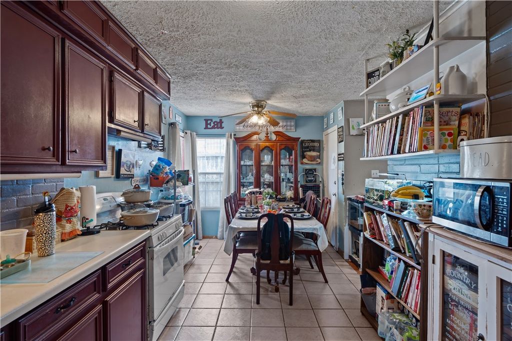 1506 Devon Dr, Corpus Christi, TX 78415 — photo 4