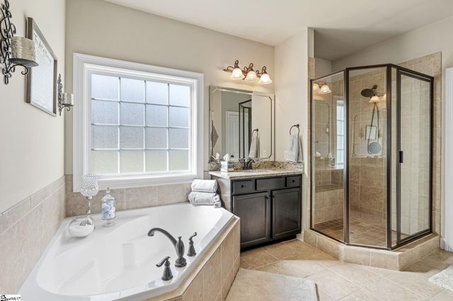 27 Laurelhart Lane, Simpsonville, SC 29681