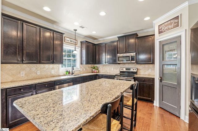 27 Laurelhart Lane, Simpsonville, SC 29681