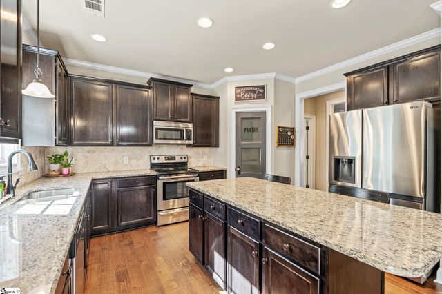 27 Laurelhart Lane, Simpsonville, SC 29681