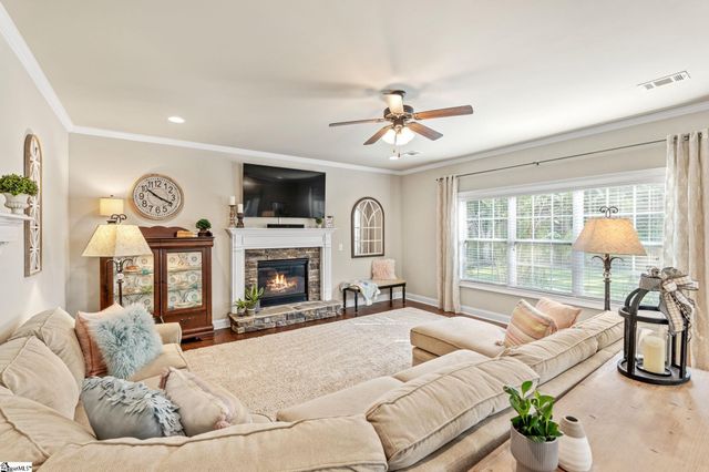 27 Laurelhart Lane, Simpsonville, SC 29681