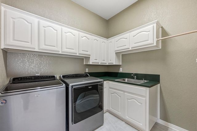 900 Canyonwood DR, Dripping Springs, TX 78620