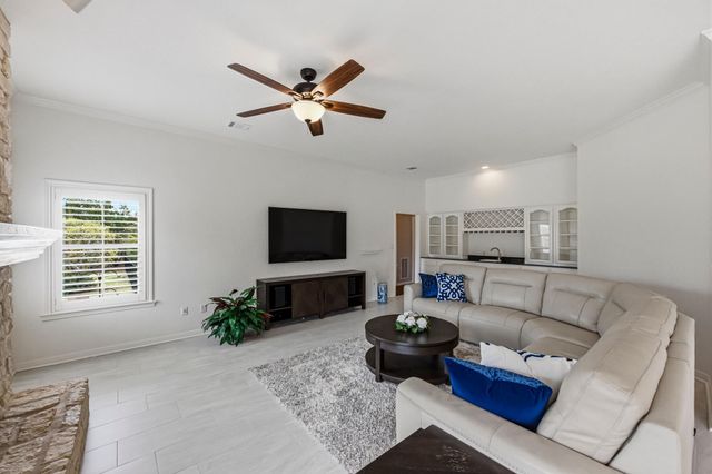 900 Canyonwood DR, Dripping Springs, TX 78620