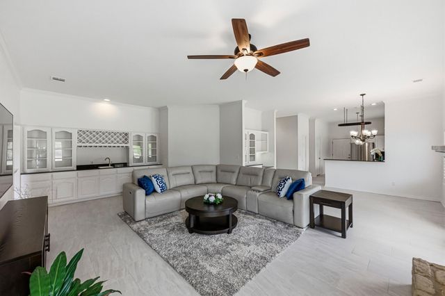 900 Canyonwood DR, Dripping Springs, TX 78620