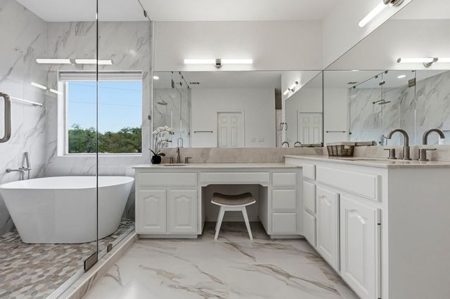 900 Canyonwood DR, Dripping Springs, TX 78620