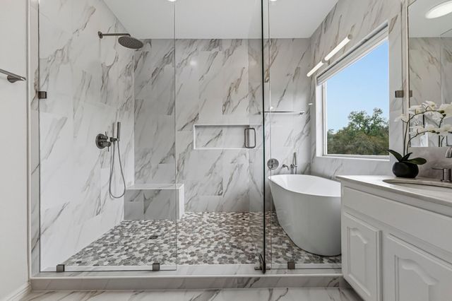 900 Canyonwood DR, Dripping Springs, TX 78620