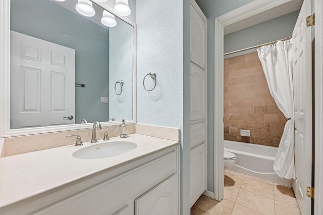 900 Canyonwood DR, Dripping Springs, TX 78620