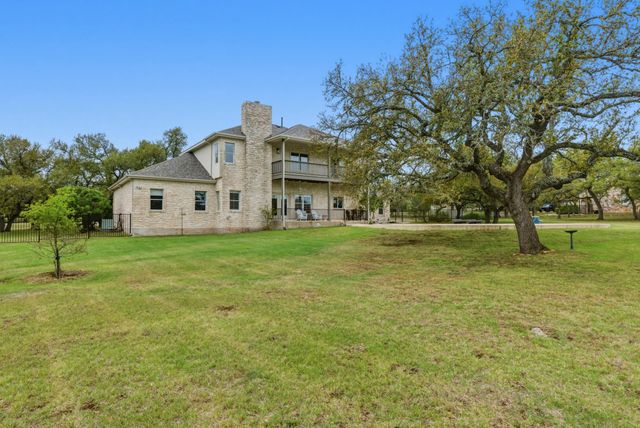 900 Canyonwood DR, Dripping Springs, TX 78620