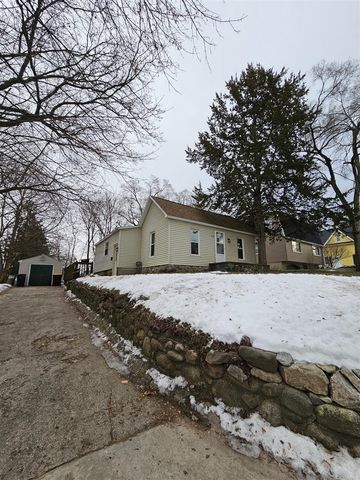 414 Quarterline Street, Portland, MI 48875