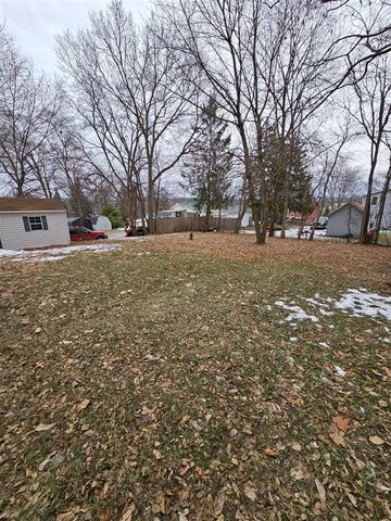 414 Quarterline Street, Portland, MI 48875