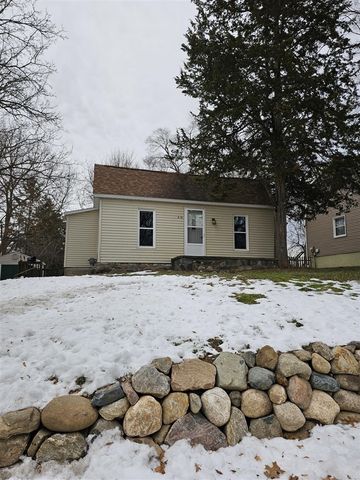 414 Quarterline Street, Portland, MI 48875