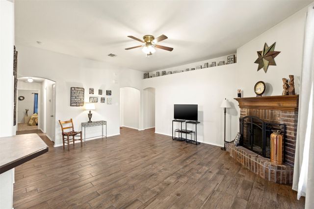 327 Choctaw Trail, Waxahachie, TX 75165