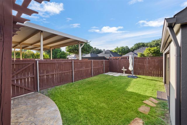 327 Choctaw Trail, Waxahachie, TX 75165