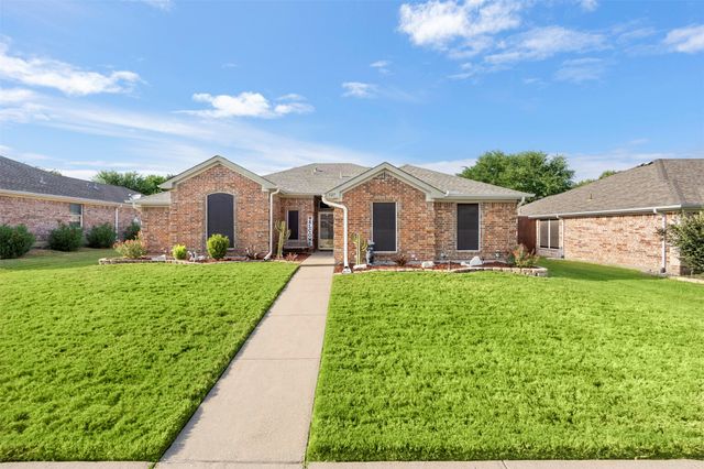 327 Choctaw Trail, Waxahachie, TX 75165