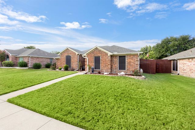 327 Choctaw Trail, Waxahachie, TX 75165