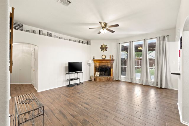 327 Choctaw Trail, Waxahachie, TX 75165