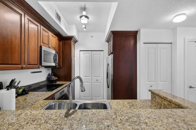 1660 Renaissance Commons Boulevard 2424, Boynton Beach, FL 33426