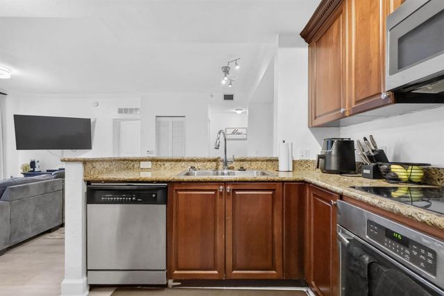 1660 Renaissance Commons Boulevard 2424, Boynton Beach, FL 33426