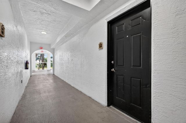 1660 Renaissance Commons Boulevard 2424, Boynton Beach, FL 33426