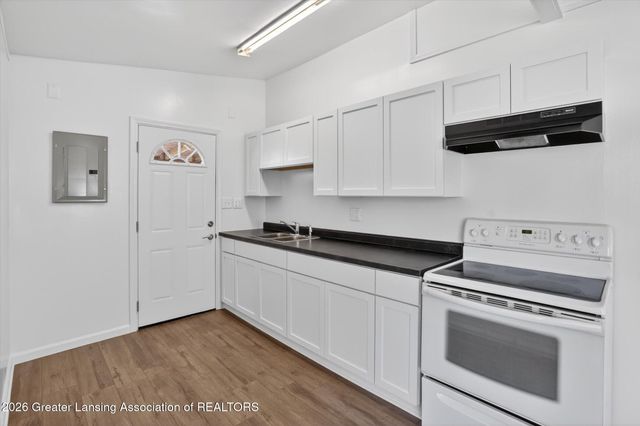 4812 Delbrook Avenue, Lansing, MI 48910