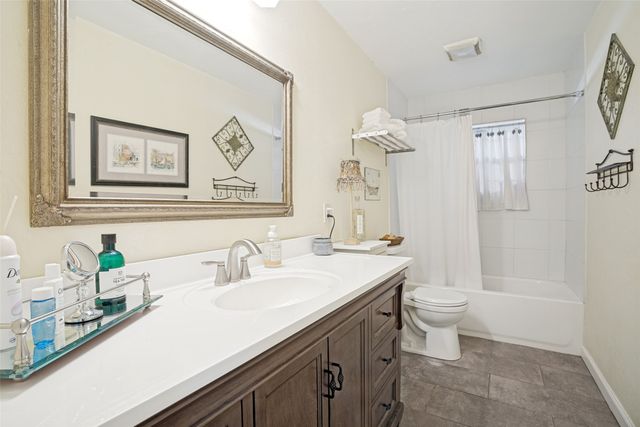 510 Northside Avenue, Lewisville, TX 75057