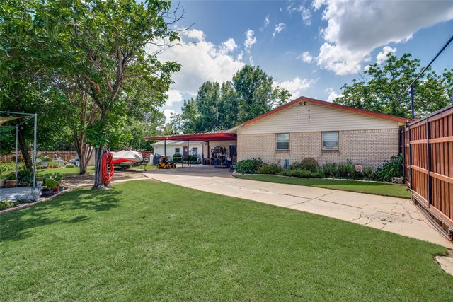 510 Northside Avenue, Lewisville, TX 75057