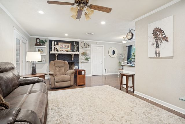510 Northside Avenue, Lewisville, TX 75057