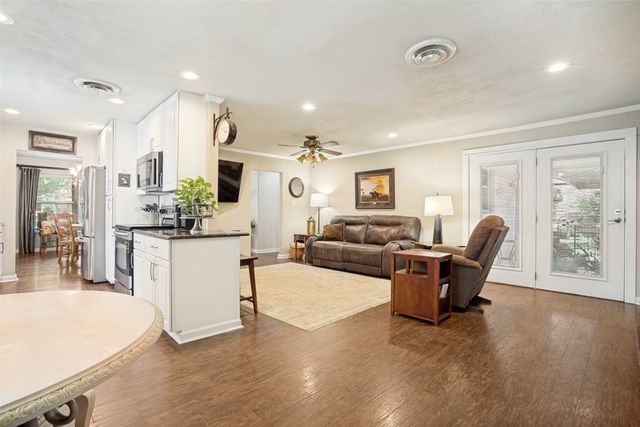 510 Northside Avenue, Lewisville, TX 75057