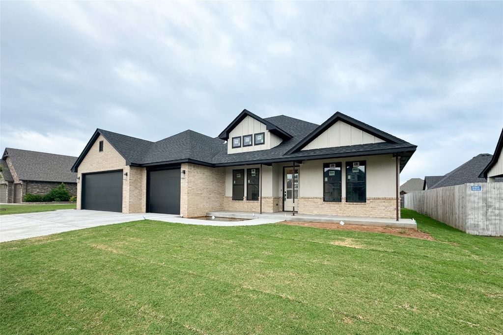 9224 NW 83rd Street, Yukon, OK 73099