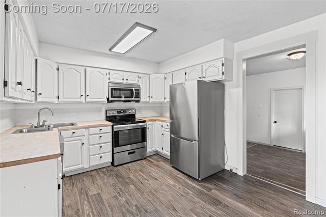 9204 Bray Road, Millington, MI 48746