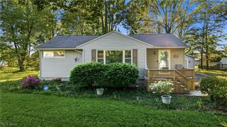 5863 Emerson Avenue NW, Champion, OH 44483