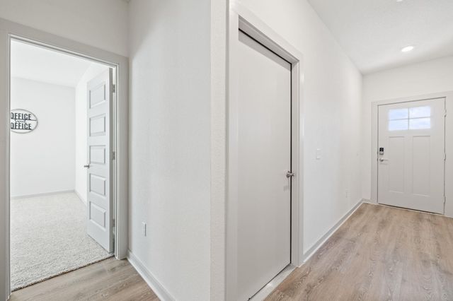 212 Florenz LN, Georgetown, TX 78628