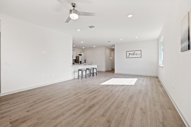 212 Florenz LN, Georgetown, TX 78628