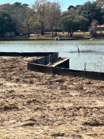 13264 Lake Conroe Bay Road, Willis, TX 77318