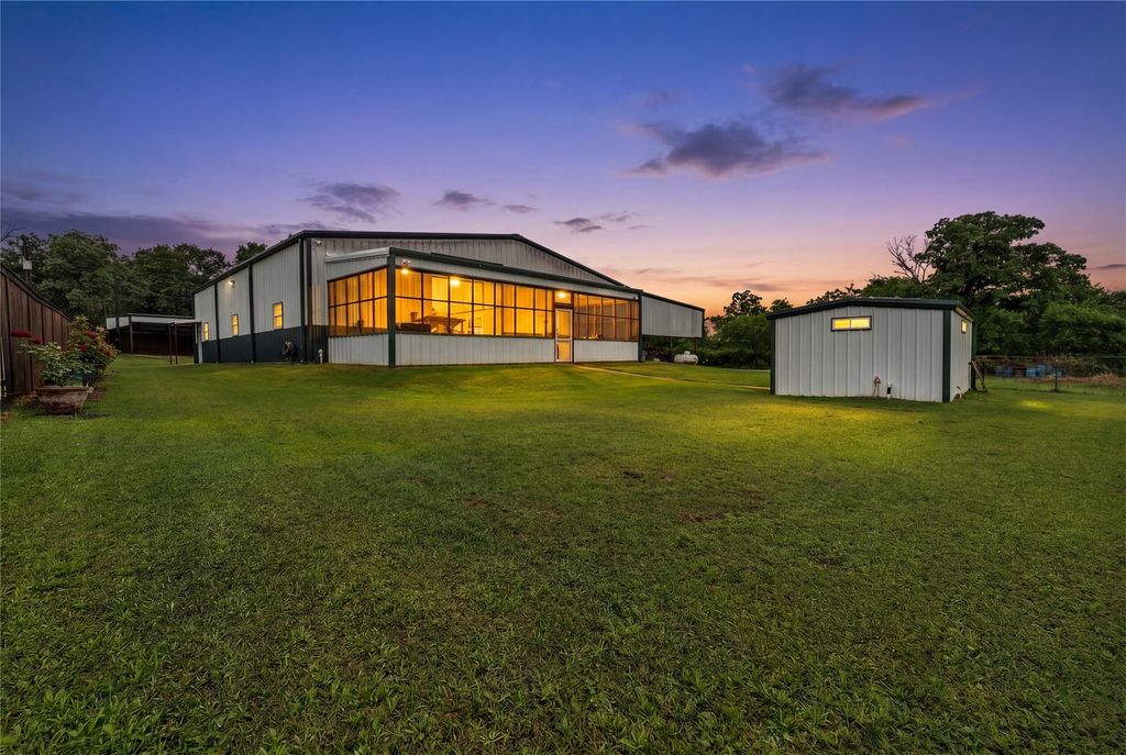 925 Jennings Lane, Azle, TX 76020