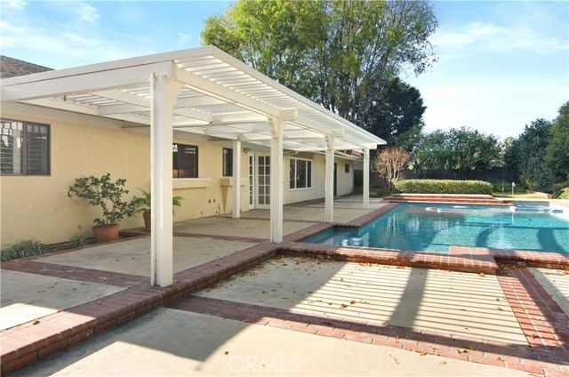 20751 De Forest, Woodland Hills (los Angeles), CA 91364