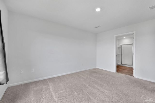 5631 Guinevere Ln, Milton, FL 32583